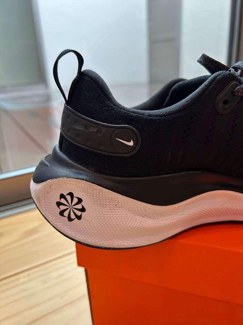 週末価格【美品】NIKEナイキインフィニティラン 4エクストラワイド27.5cm