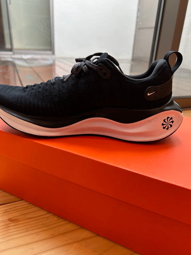 週末価格【美品】NIKEナイキインフィニティラン 4エクストラワイド27.5cm