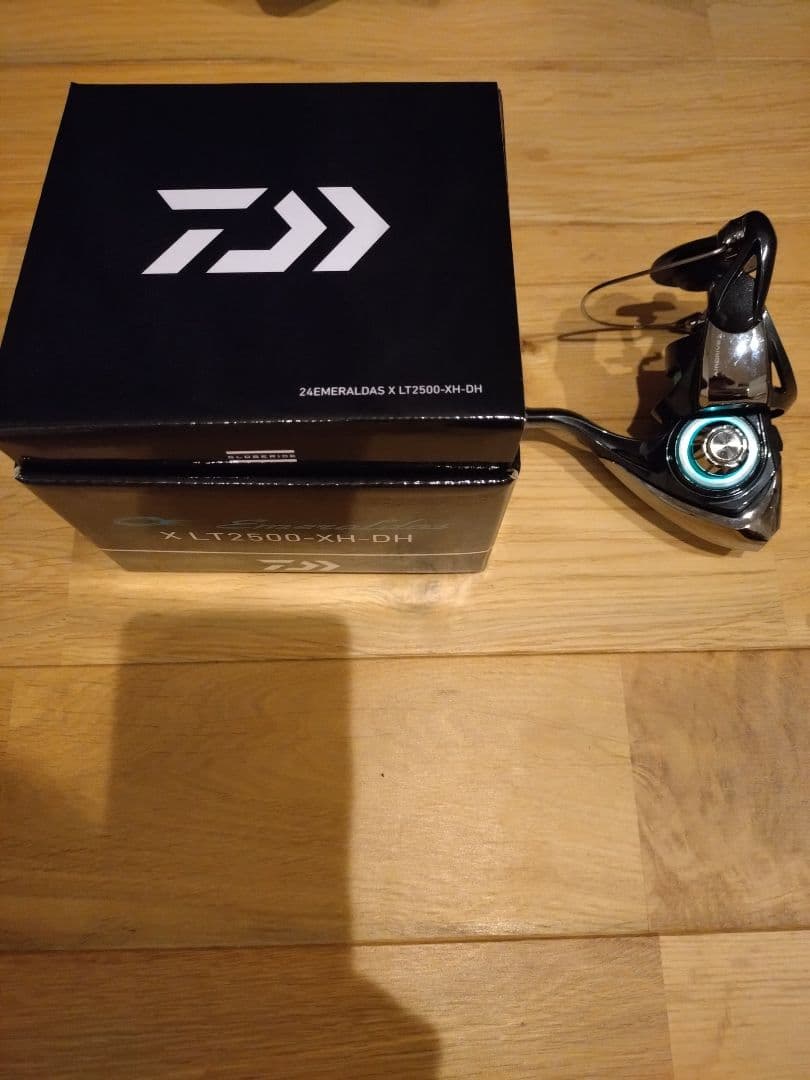 新品 ダイワ 24エメラルダス X LT2500-XH-DH 本体のみ