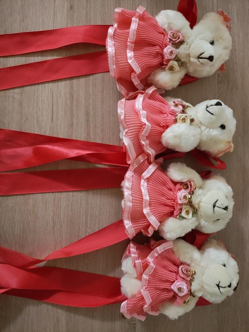ピンクドレスのぬいぐるみクマ4体カーテンバックルセット