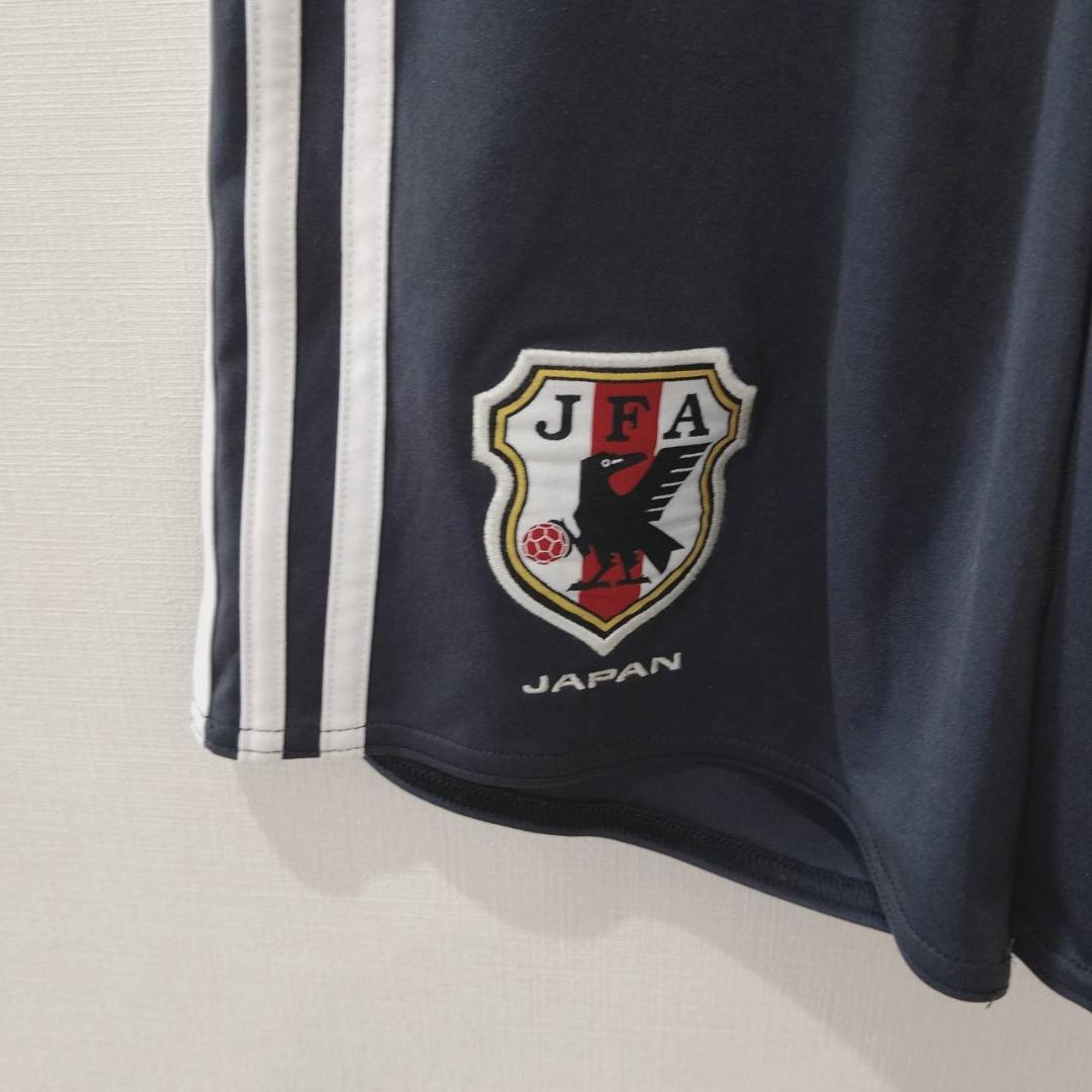adidas アディダス メンズ ハーフパンツ ストライプ サッカー グレー F