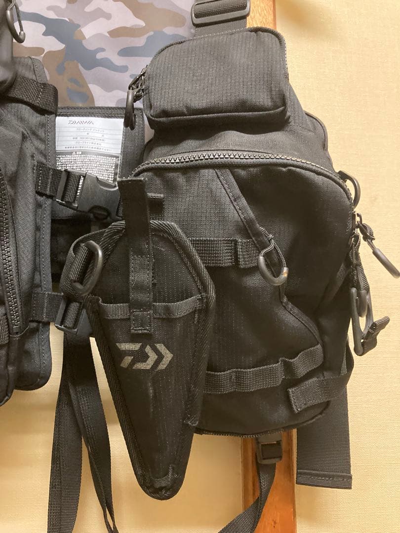 Daiwa DF-6206 フィッシングベスト ブラック/迷彩