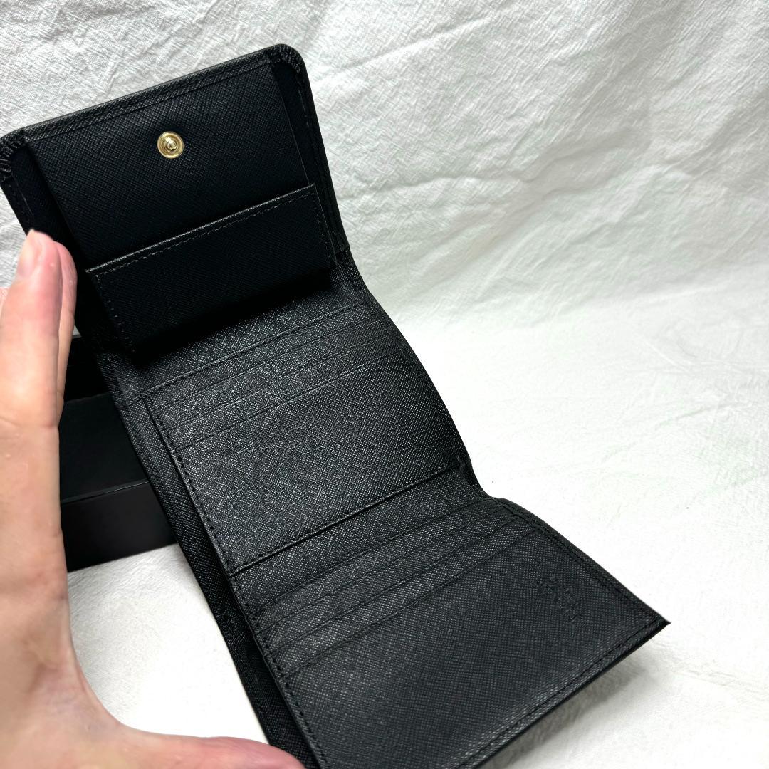 プラダ Prada 三つ折り財布