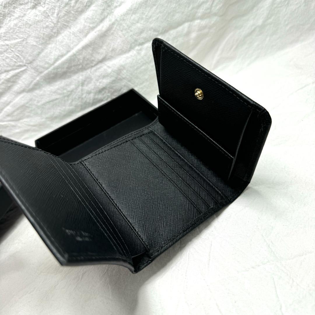 プラダ Prada 三つ折り財布