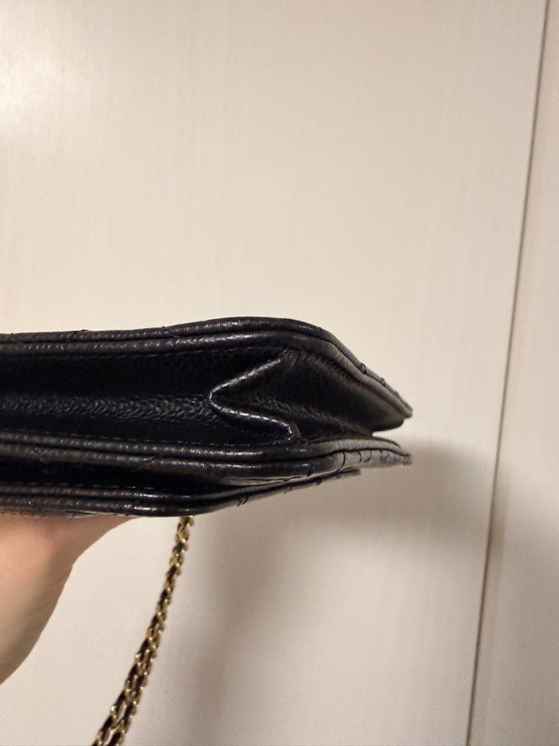 CHANEL ブラックキルティングレザーバッグ