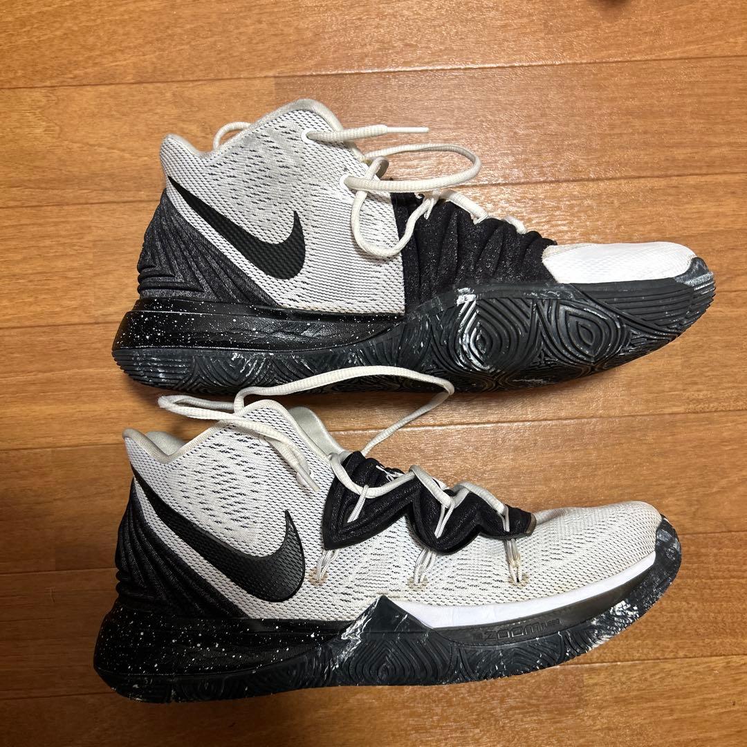 Nike Kyrie 5バスケットボールシューズ