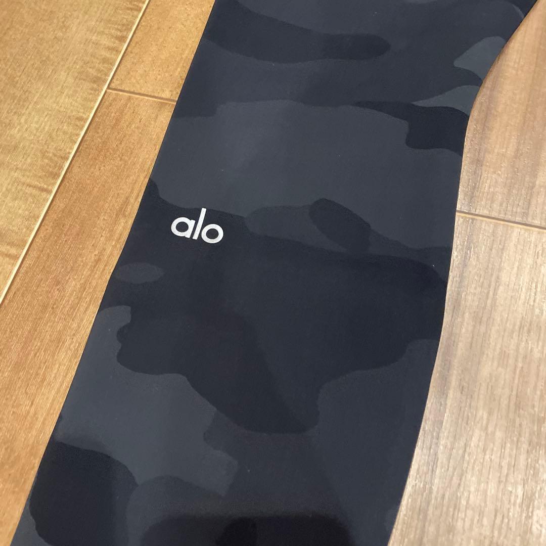 alo レギンス　迷彩柄　XS size 新品