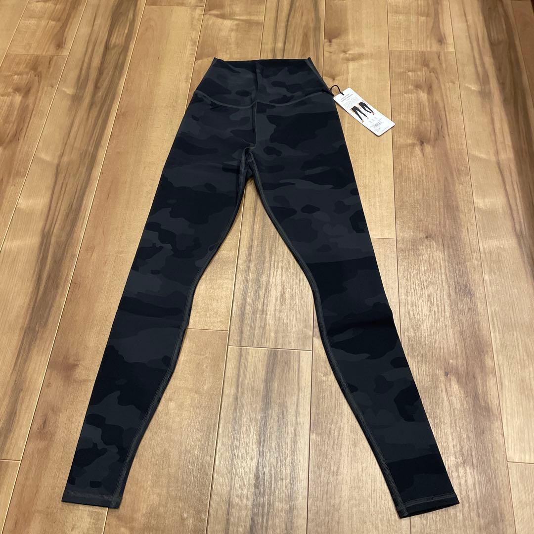 alo レギンス　迷彩柄　XS size 新品