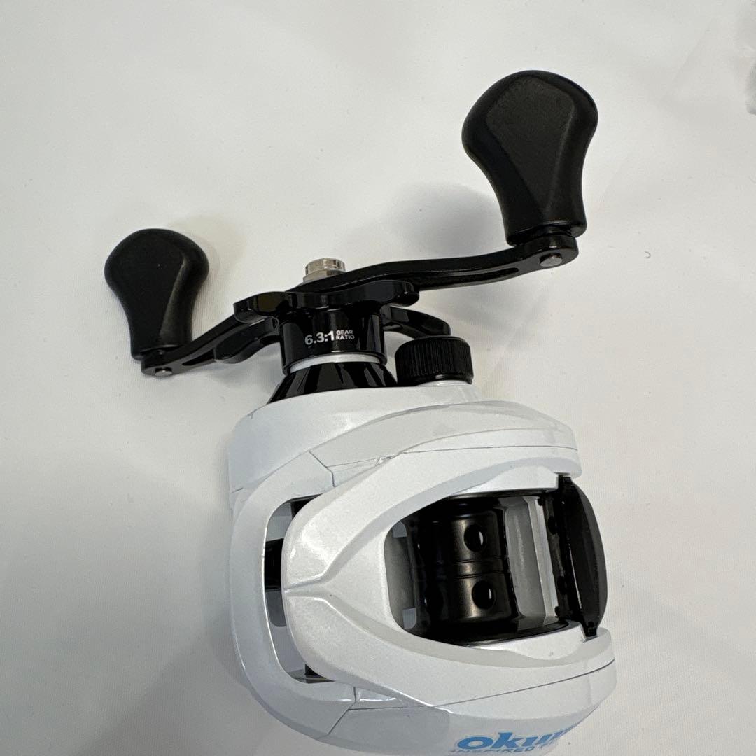 OKUMA ベイトリール 釣り リール 右ハンドル 美品