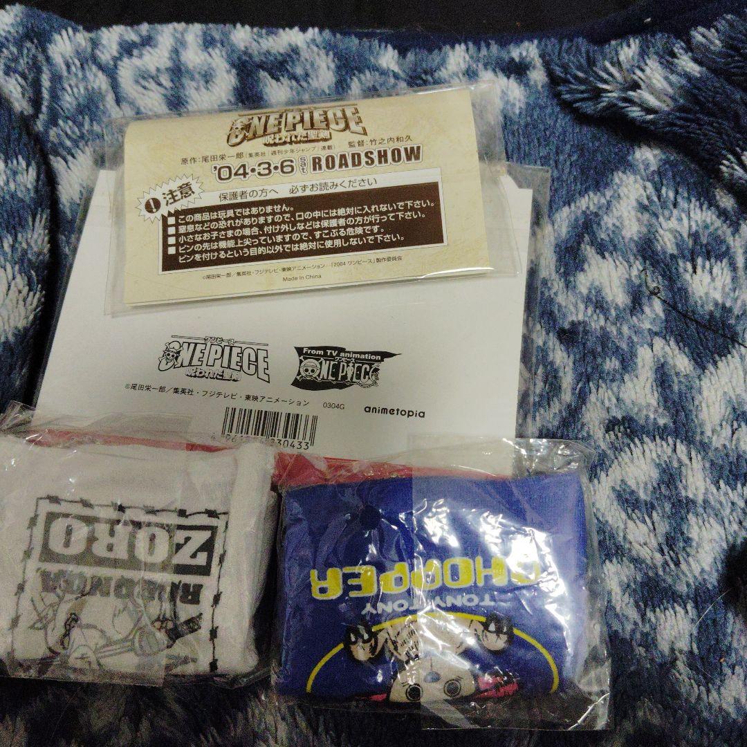 非売品ワンピース ピンズ 4個セット ミニTシャツ2種類　メモ帳