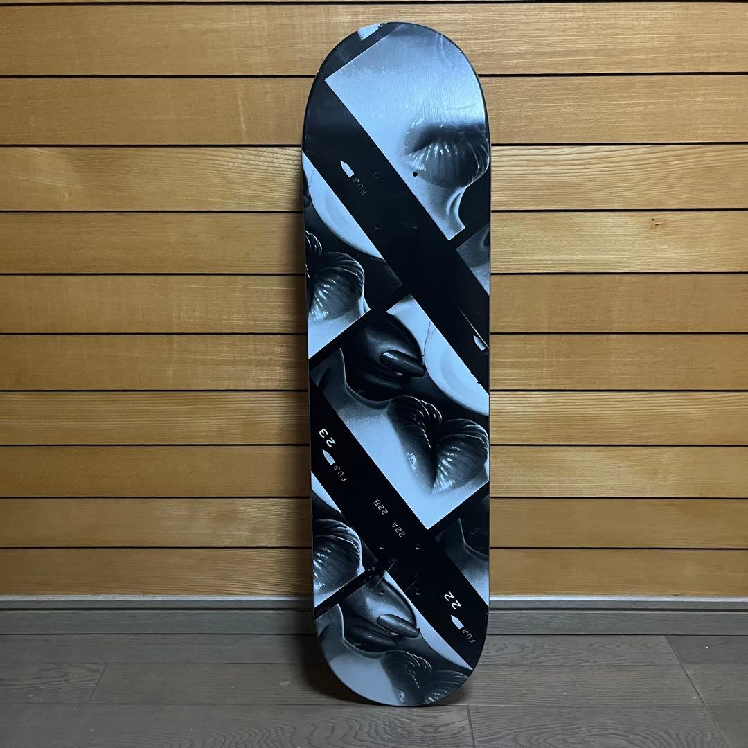 森山大道　エビセンスケートボードデッキ　絶版品　アート作品　入手困難　マニキュア