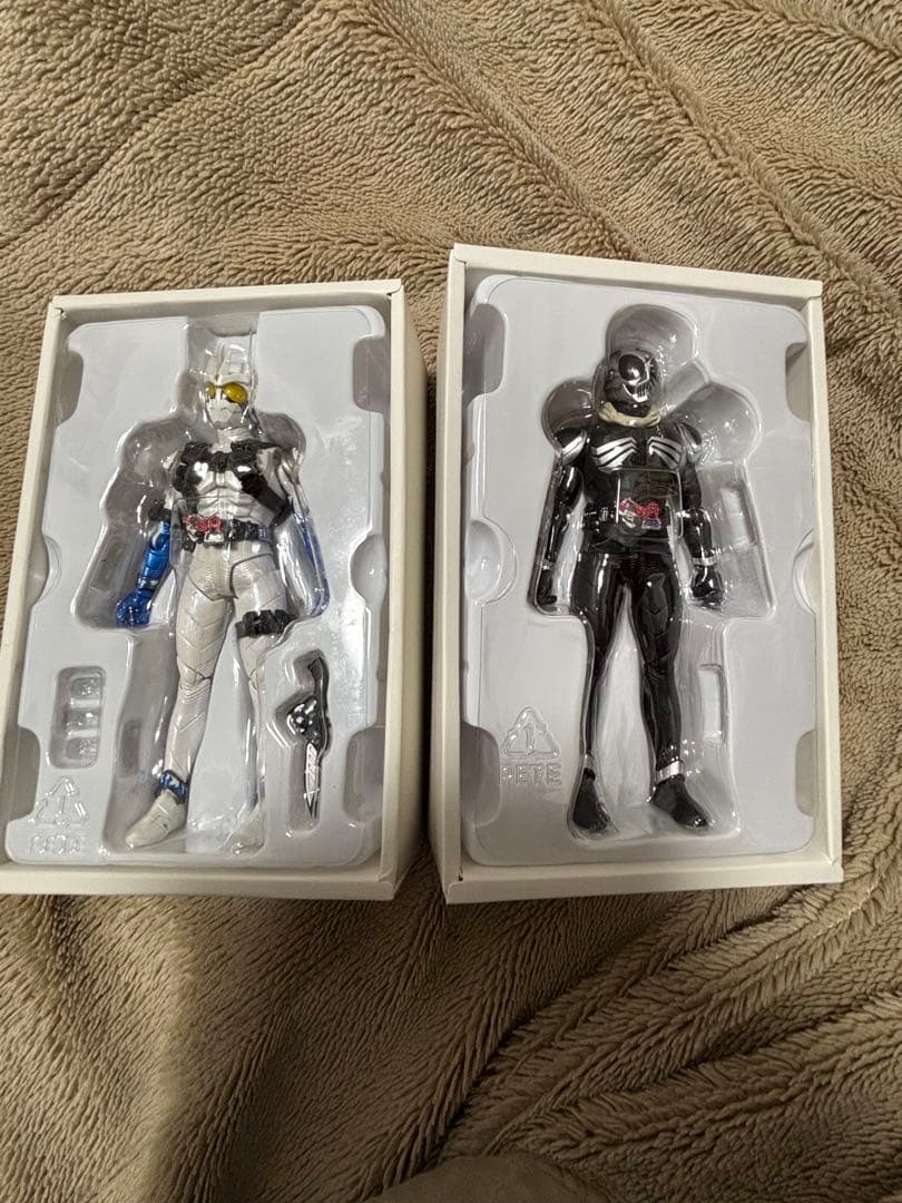 S.H.Figuarts 真骨彫　仮面ライダーエターナル&スカルセット
