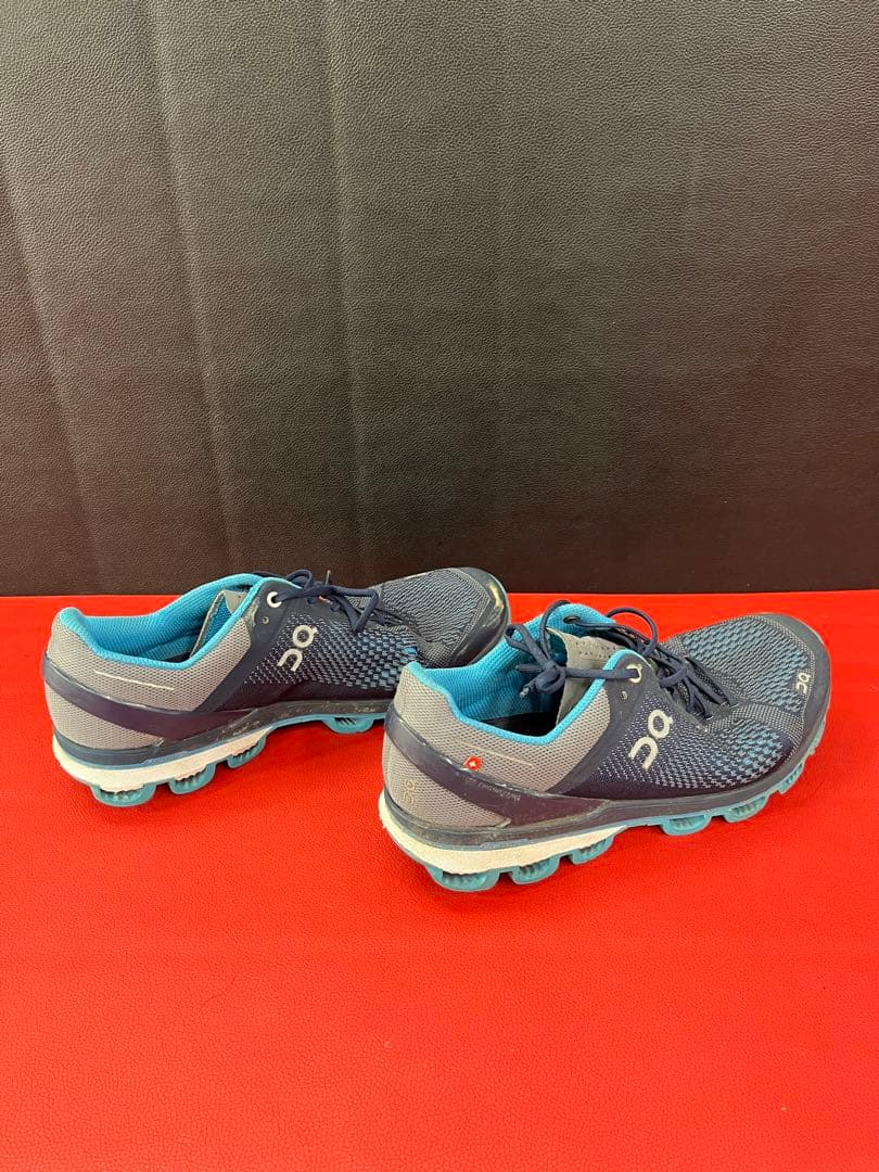 On（オン）Cloud ランニングシューズ 27.5cm