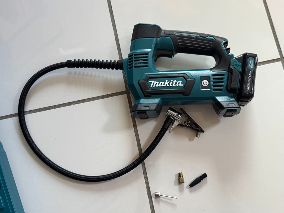 Makita 充電器式空気入れ MP100D・中古美品