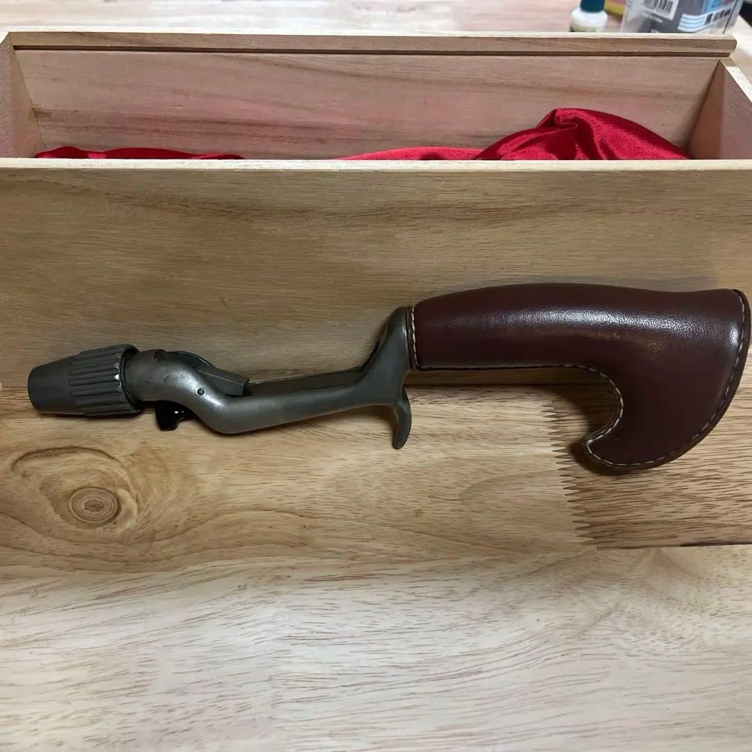 バスカヴィル　ブッチャーグリップ　革 トップウォーター