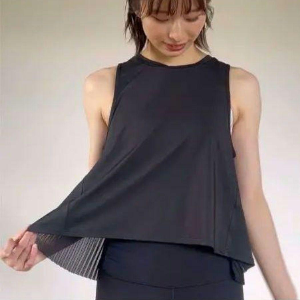 新品SUKALA バックプリーツタンクトップ ホットヨガスタジオラバ LAVA