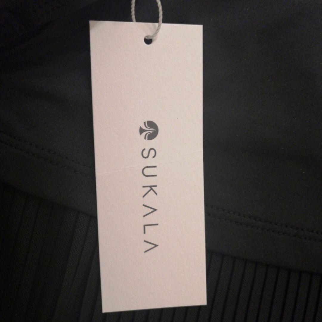 新品SUKALA バックプリーツタンクトップ ホットヨガスタジオラバ LAVA