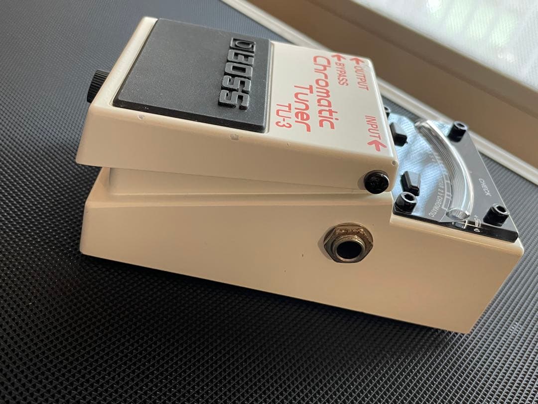 BOSS TU3 チューナー　箱、説明書付き 中古品