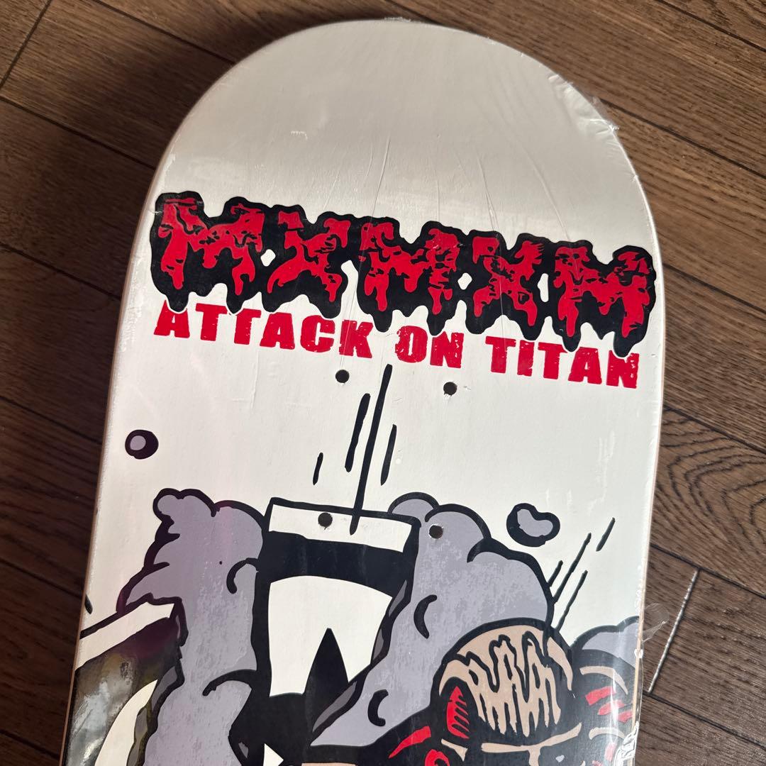 マジカルモッシュAttack on Titan スケボーデッキ 8.25インチ