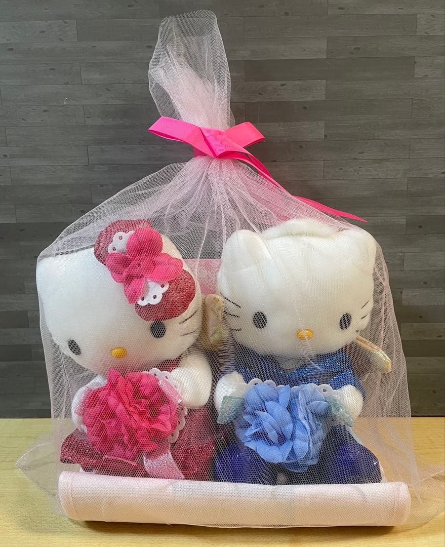 テ押箱　キティ まとめ売りウェディングぬいぐるみセットいちごモチーフぬいぐるみ