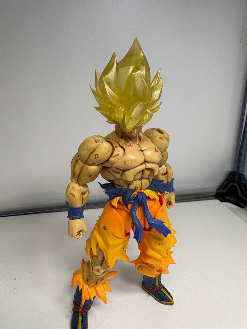 s.h.figuarts 孫悟空-伝説のスーパーサイヤ人　リペイント