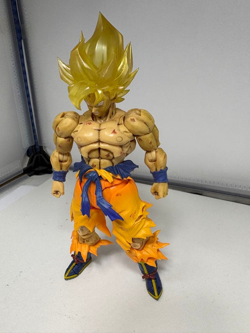 s.h.figuarts 孫悟空-伝説のスーパーサイヤ人　リペイント