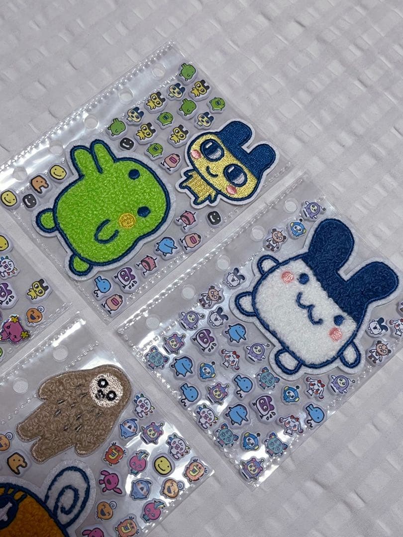 シール帳完成品！正規品シールのみ、サンリオたまごっち②