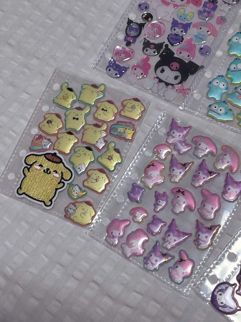 シール帳完成品！正規品シールのみ、サンリオたまごっち②