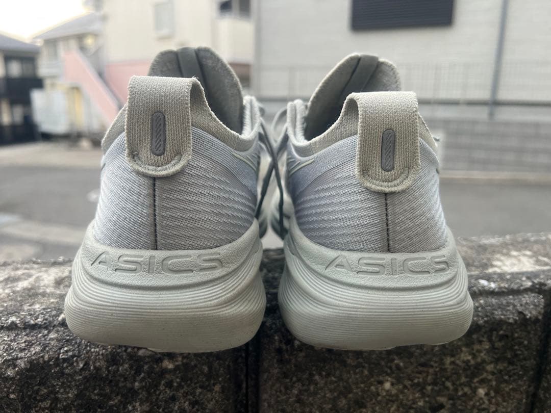 ASICS GEL-NIMBUS 28グレー ランニングシューズ