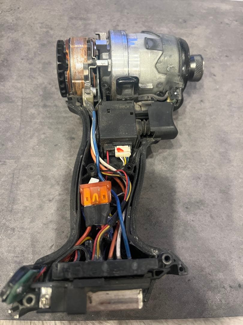 TD173D マキタ　ハウジングカバー新品。　インパクトキャッチャー