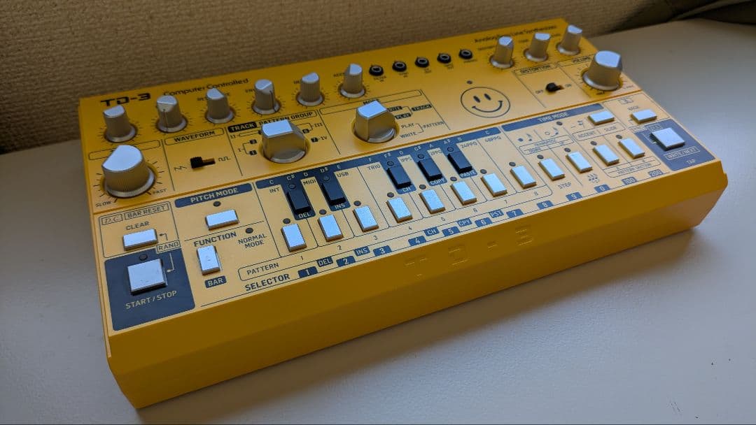 Behringer TD-3-AM アナログベース　シンセサイザー　ベリンガー