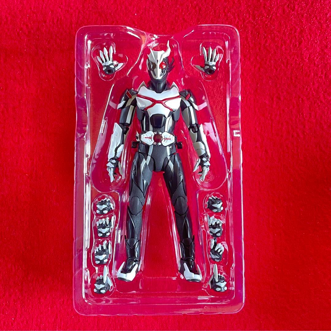 S.H.Figuarts 仮面ライダーアークワン　イズ