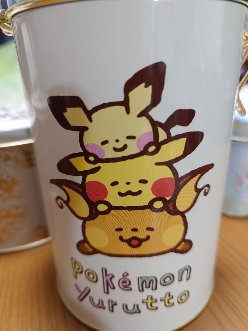 ポケモンセンター　お菓子の空き缶