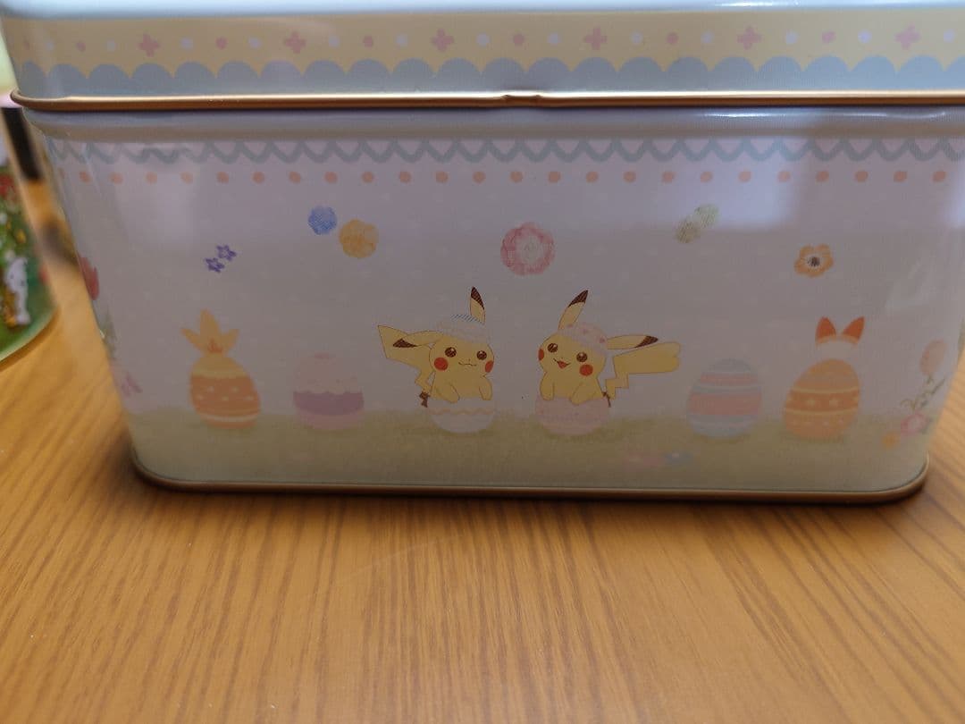 ポケモンセンター　お菓子の空き缶