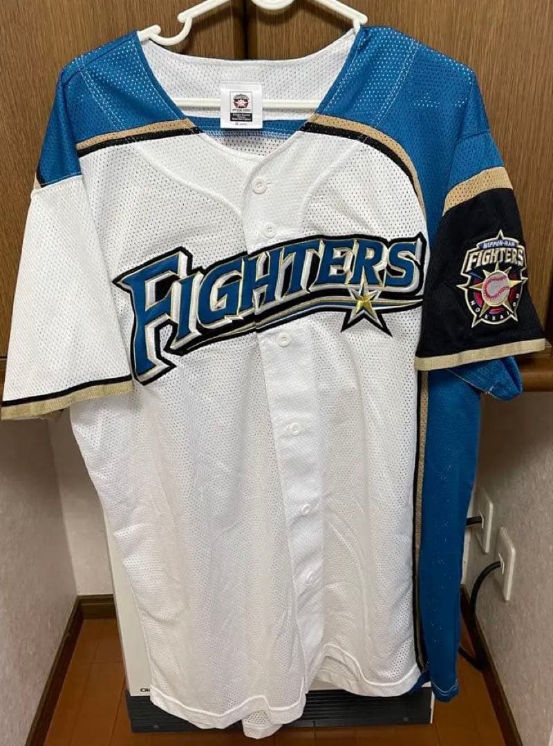 日本ハムファイターズ　西川遥輝 7番 レプリカユニフォーム サイズO開封のみ新品