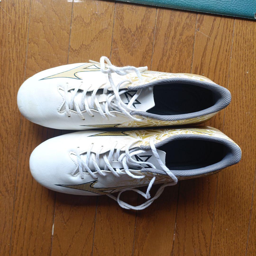 Mizuno　ALPHA サッカーシューズ ホワイト/ゴールド（26.0）