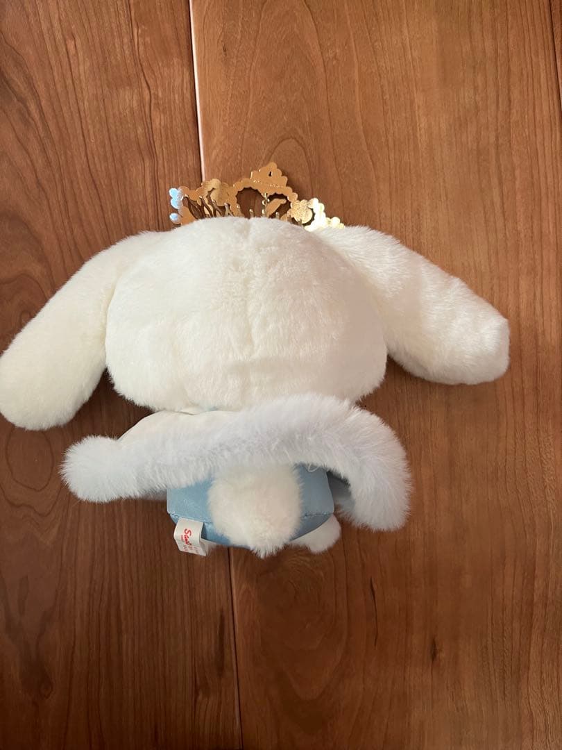 シナモロール ぬいぐるみ ティアラ付き
