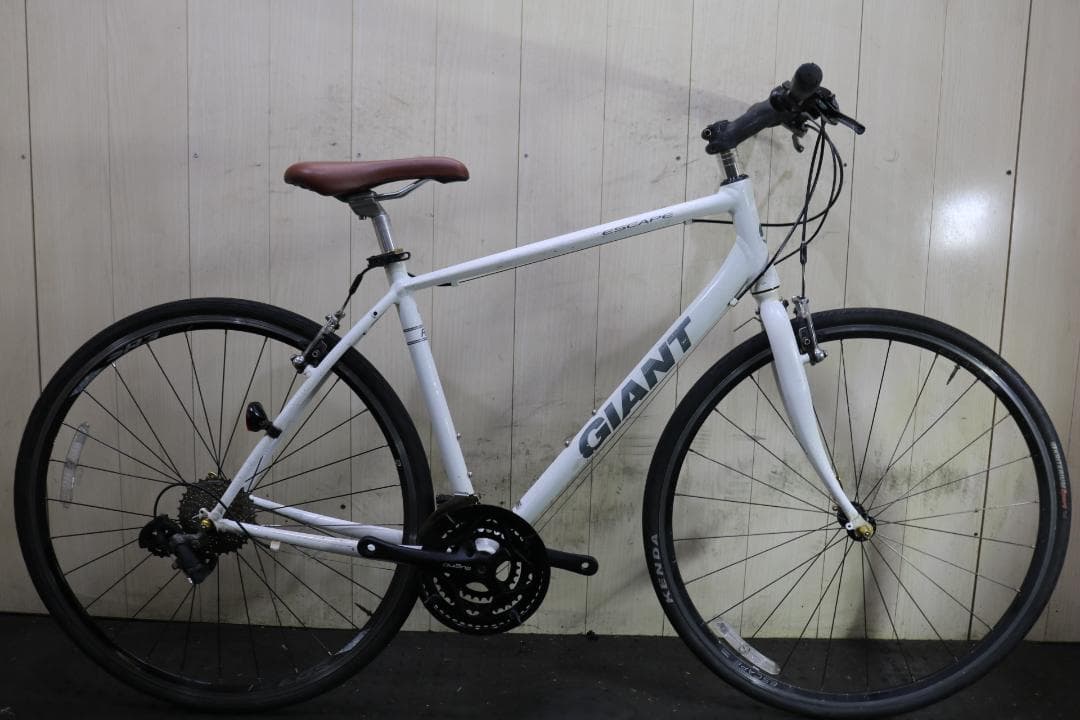 GIANT ESCAPE R3 700C アルミ 24速 500mm 白クロス