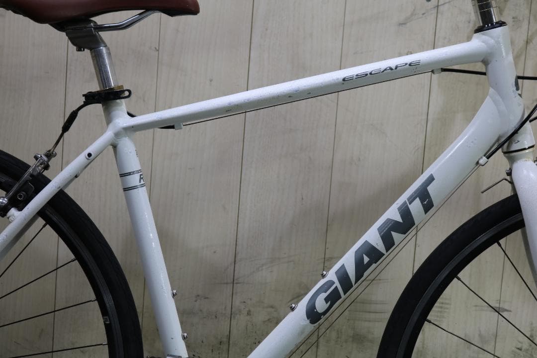 GIANT ESCAPE R3 700C アルミ 24速 500mm 白クロス