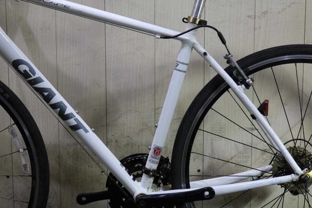 GIANT ESCAPE R3 700C アルミ 24速 500mm 白クロス