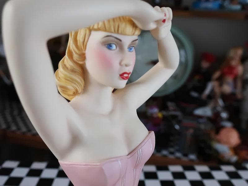 バレリーナ レトロガール フィギュア 像 ピンナップガール