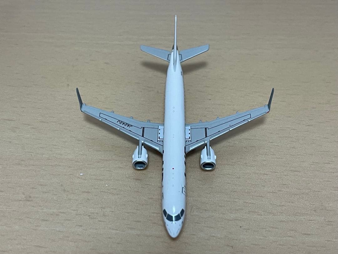 航空機・ヘリコプター JC Wings J-AIR E190 (JA242J) 1/400
