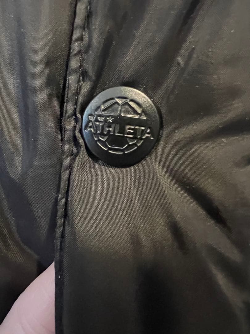 ATHLETA 黒 ダウンベンチコート