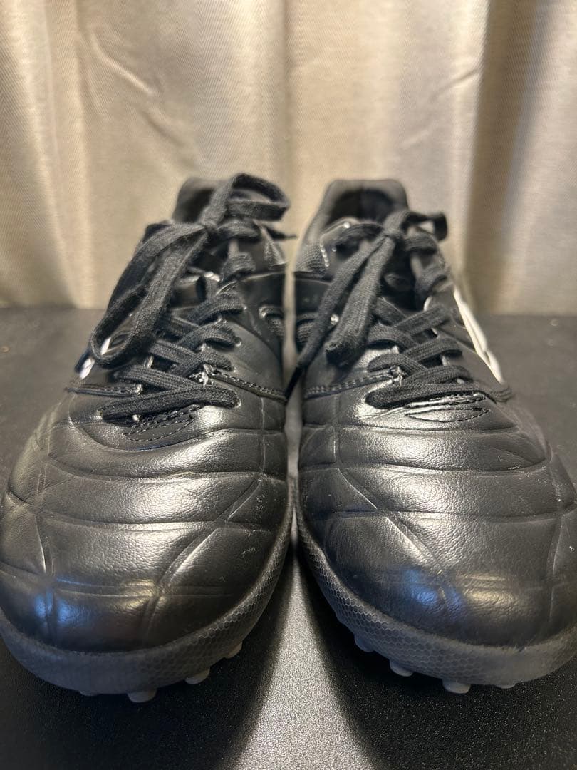 Umbro ブラック サッカーシューズ
