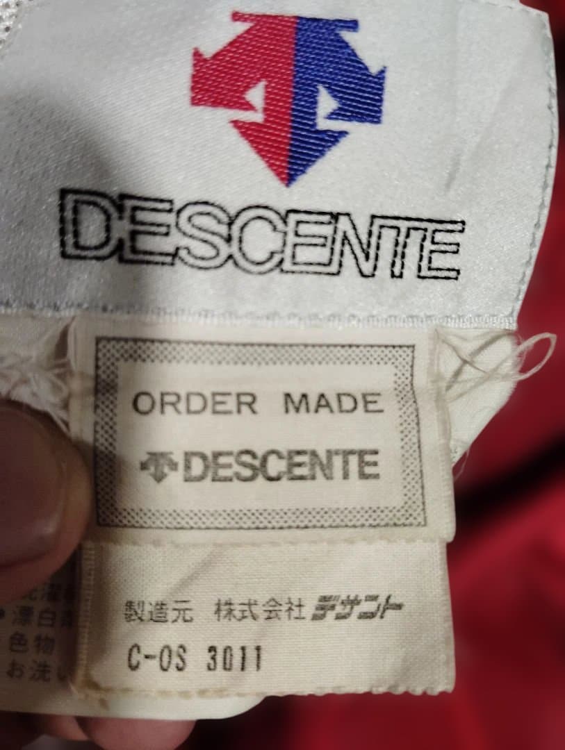 狼*様 ヤクルトスワローズ　実使用グランドコート　サイズO　DESCENTE