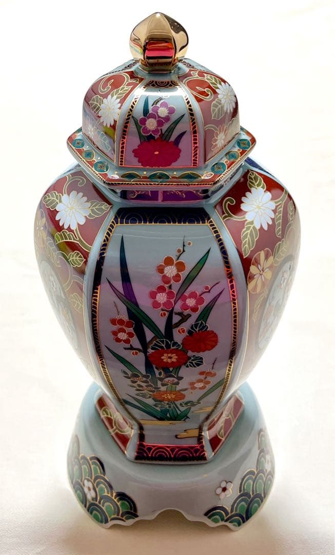 未使用　陶磁器　古伊万里　金彩色絵花鳥図　台座付き　沈香壷　飾り壷
