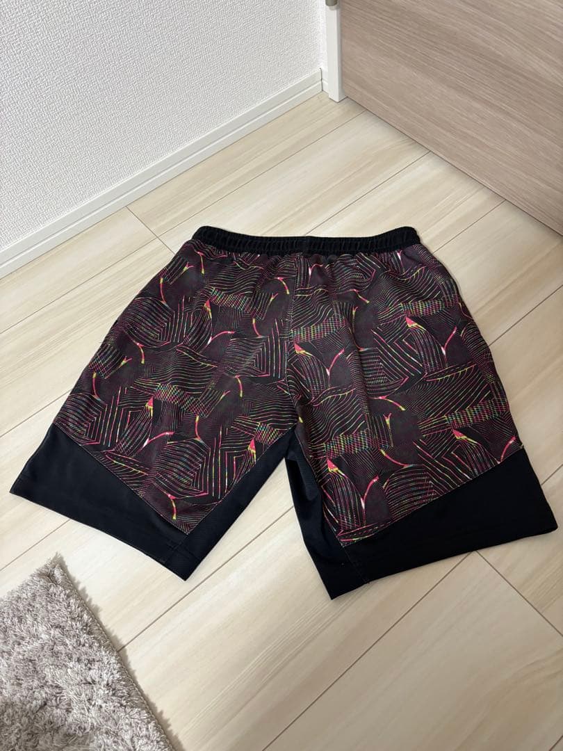【最終値下げ】YONEX バドミントン ハーフパンツ 廃盤品　Mサイズ
