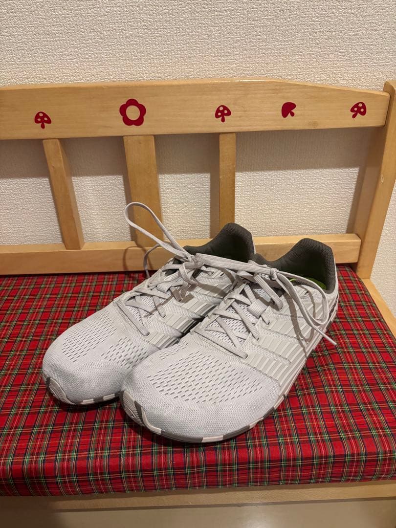 inov-8 イノヴェイトBARE-XF V2 トレーニングシューズ　最新モデル
