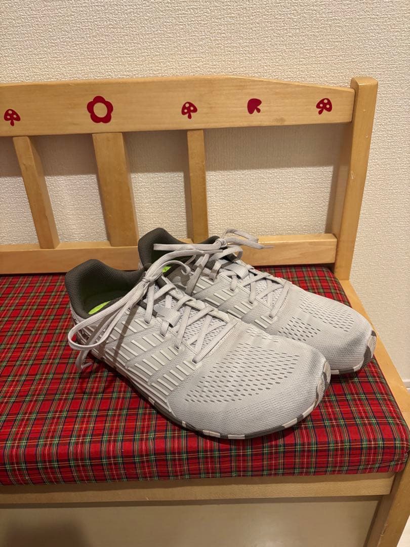 inov-8 イノヴェイトBARE-XF V2 トレーニングシューズ　最新モデル