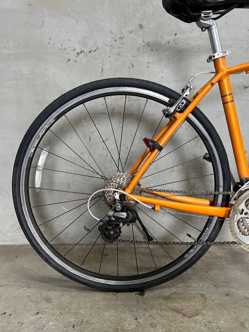 クロスバイク　GIANT ESCAPE R3 ジャイアント　前後タイヤ新品‼️